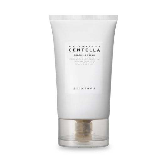 Bisnaga branca do creme facial SKIN1004, fundo branco, rótulo frontal legível.