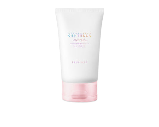 Bisnaga branca com tampa rosa do SKIN1004 Madagascar Centella Poremizing Light Gel Cream de 75 ml, sobre fundo branco